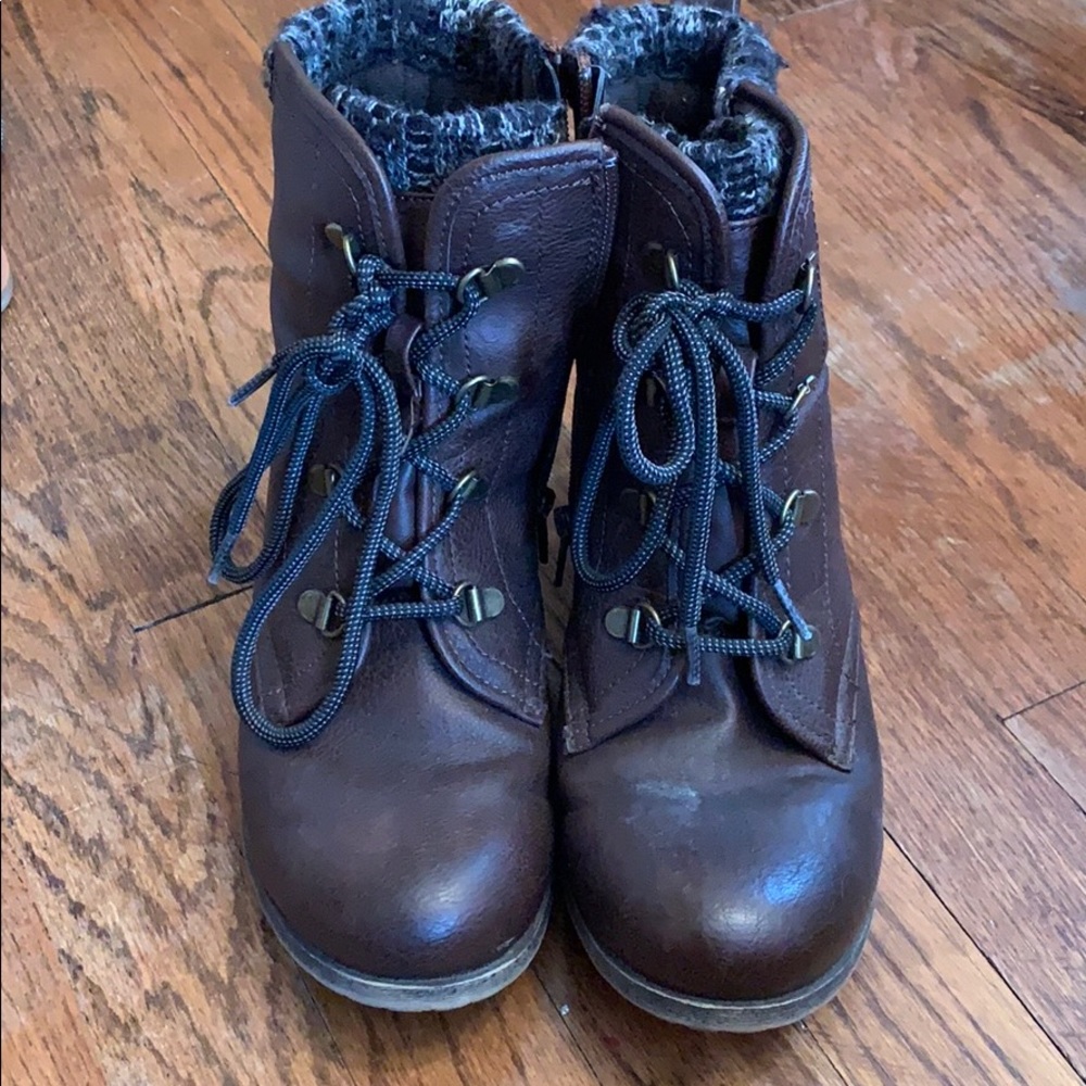 Combat boots brown